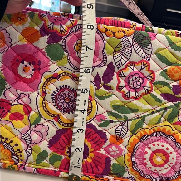 Vera Bradley in “Clementine Floral”Quilted Design Bag. Lots of Room with Strap. - Picture 7 of 12